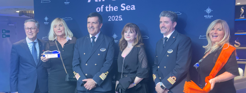 Photo de Pauline, Isabelle et Laurie avec le troph&eacute;e MSC 2025